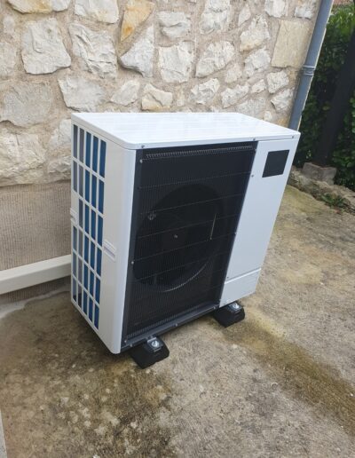Installation de pompe à chaleur par chauffagiste à Vézac